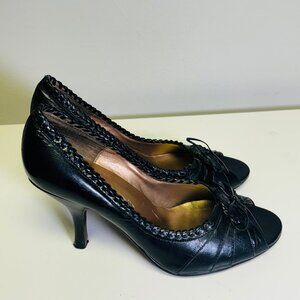 BELLINI SIZE 7 Black PATENT LEATHER OPEN TOE TRIM BOW DETAIL STITCHING PLEATED
